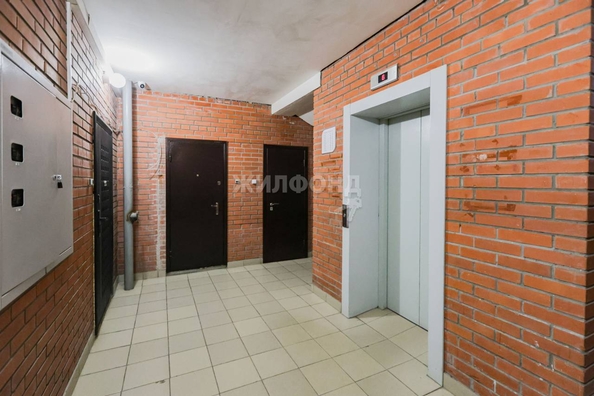 
   Продам 3-комнатную, 63.5 м², Лескова ул, 19

. Фото 19.