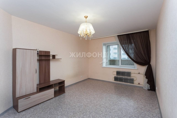 
   Продам 1-комнатную, 44 м², 2-й (4 мкр.) кв-л, 232

. Фото 1.