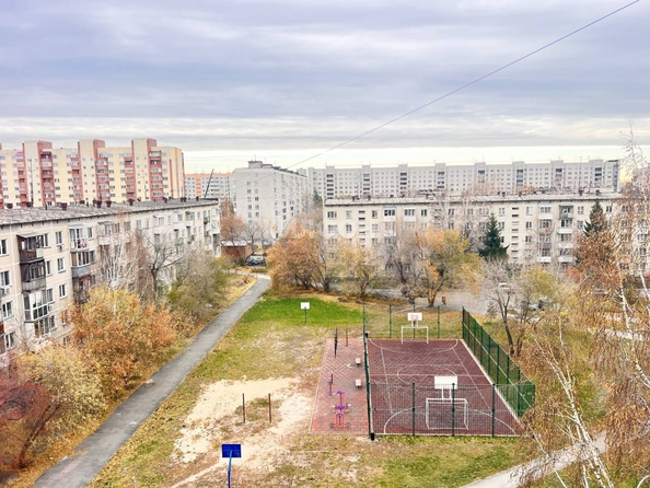 
   Продам 2-комнатную, 43 м², Танкистов ул, 21

. Фото 3.