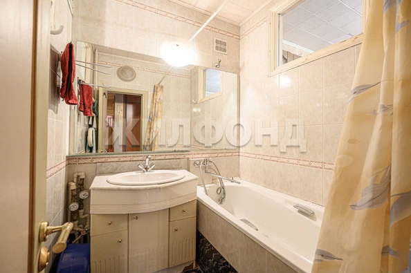 
   Продам 3-комнатную, 87.4 м², Революции ул, 28

. Фото 18.
