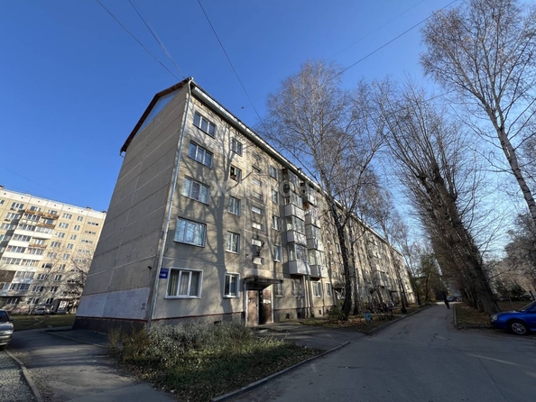 
   Продам 2-комнатную, 43.5 м², Петухова ул, 140

. Фото 14.