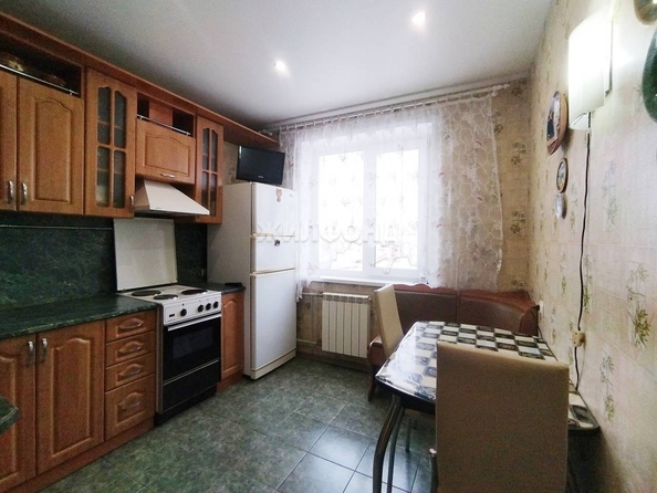 
   Продам 3-комнатную, 74.1 м², Лазурная ул, 2

. Фото 4.