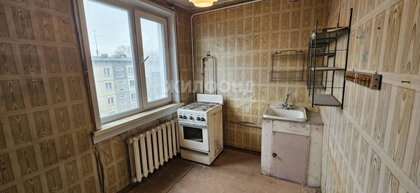 
   Продам 3-комнатную, 58 м², Военный городок ул, 118

. Фото 2.