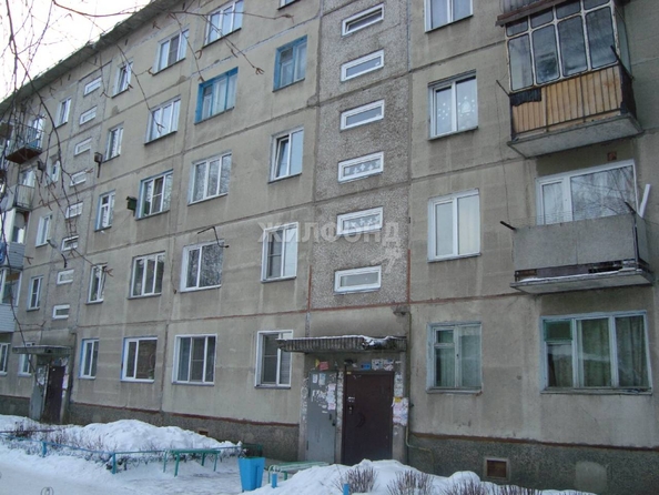 
   Продам 3-комнатную, 58 м², Военный городок ул, 118

. Фото 2.