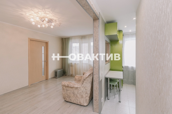 
   Продам 2-комнатную, 46 м², Жуковского ул, 121

. Фото 4.