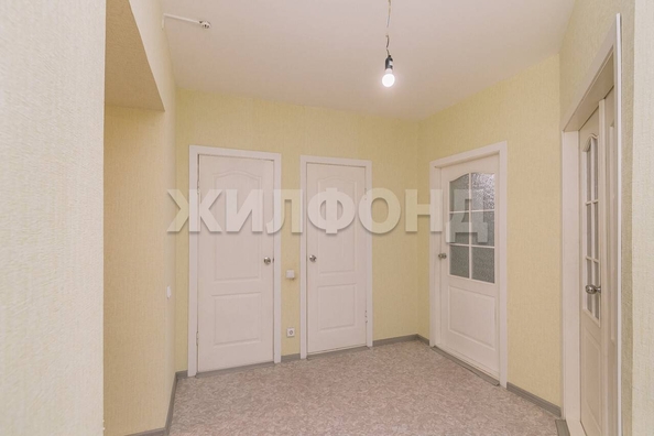 
   Продам 2-комнатную, 66.2 м², 2-й (4 мкр.) кв-л, 232

. Фото 2.