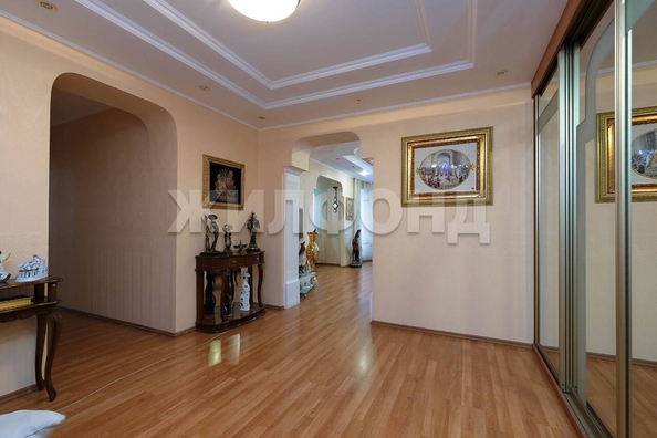 
   Продам 3-комнатную, 96.8 м², Кирова ул, 46

. Фото 11.