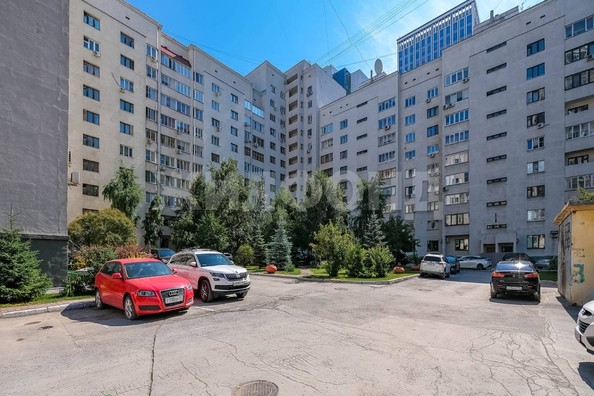 
   Продам 3-комнатную, 96.8 м², Кирова ул, 46

. Фото 24.