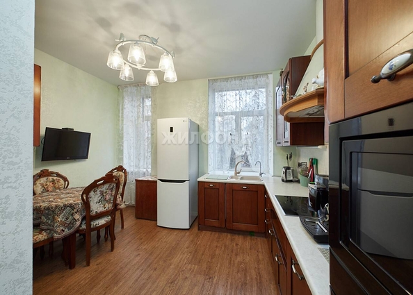 
   Продам 3-комнатную, 77.2 м², Крылова ул, 3

. Фото 2.