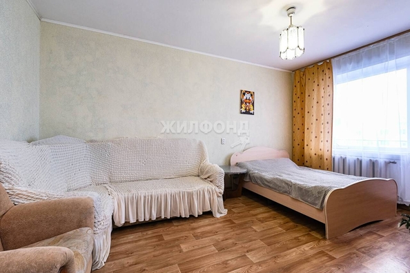 
   Продам 2-комнатную, 53.4 м², Макаренко ул, 7

. Фото 2.