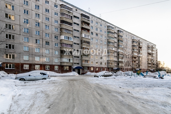 
   Продам 3-комнатную, 62 м², Есенина ул, 8/1

. Фото 19.