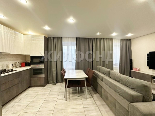 
   Продам 3-комнатную, 61.3 м², Советская ул, 7

. Фото 2.