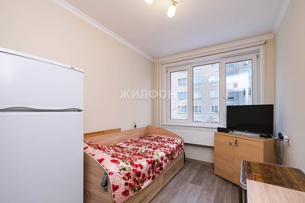 
   Продам 3-комнатную, 57.6 м², Водозабор ул, 8

. Фото 13.