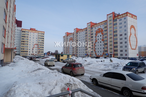 
   Продам 1-комнатную, 37.8 м², Петухова ул, 99/2

. Фото 2.