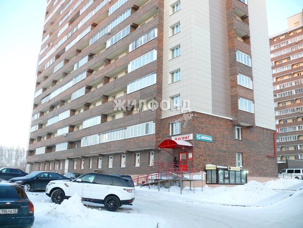 
   Продам 1-комнатную, 36.1 м², Петухова ул, 14

. Фото 19.