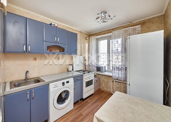 
   Продам 2-комнатную, 43.3 м², Красный пр-кт, 70

. Фото 1.