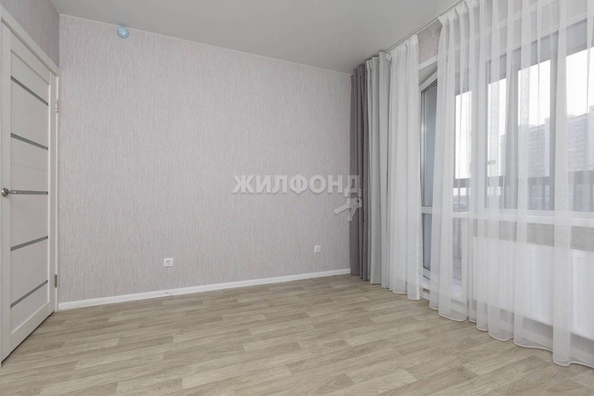 
   Продам 1-комнатную, 37.2 м², Околица мкр, 5

. Фото 3.