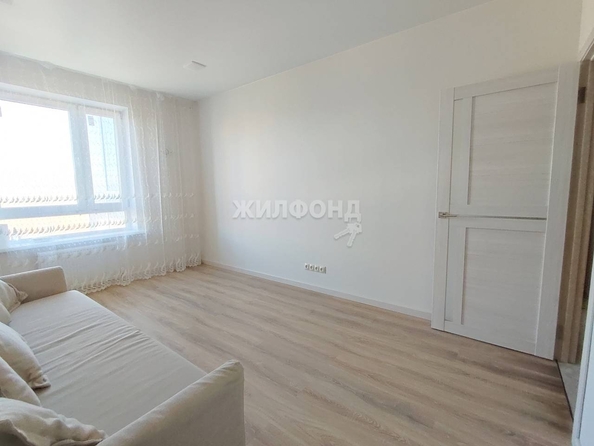 
   Продам 1-комнатную, 36.8 м², Ватутина ул, 93/3

. Фото 2.