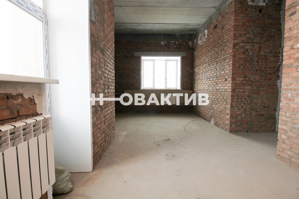 
   Продам 3-комнатную, 77.8 м², Молодежи б-р, 15

. Фото 6.