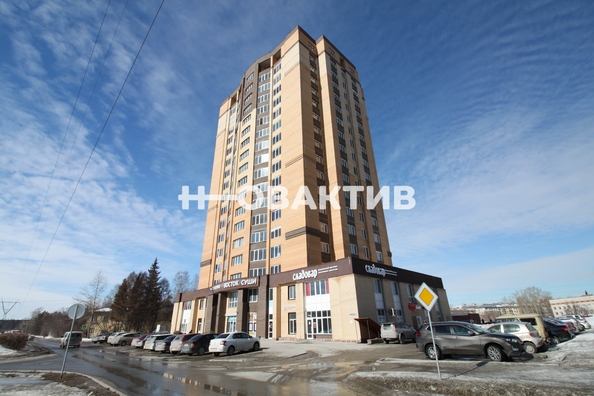 
   Продам 3-комнатную, 77.8 м², Молодежи б-р, 15

. Фото 30.