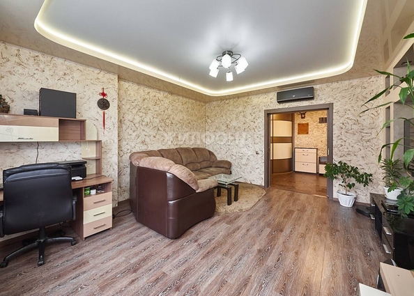 
   Продам 3-комнатную, 103.8 м², Сухарная ул, 96/2

. Фото 3.