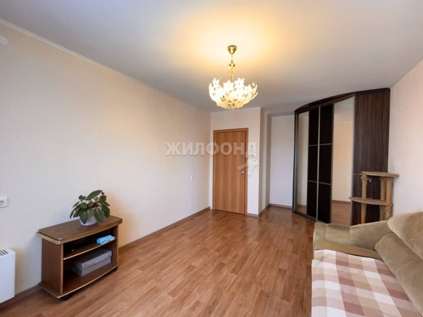 
   Продам 3-комнатную, 76.9 м², Петухова ул, 99/2

. Фото 2.