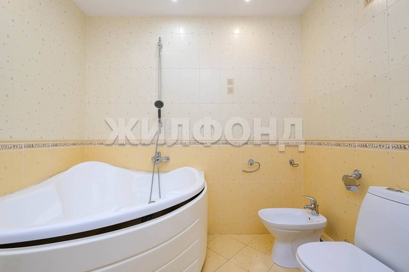 
   Продам 4-комнатную, 123.2 м², Зыряновская ул, 55

. Фото 19.