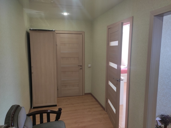 
   Продам 1-комнатную, 37 м², Ключ-Камышенское Плато ул, 18/1

. Фото 3.