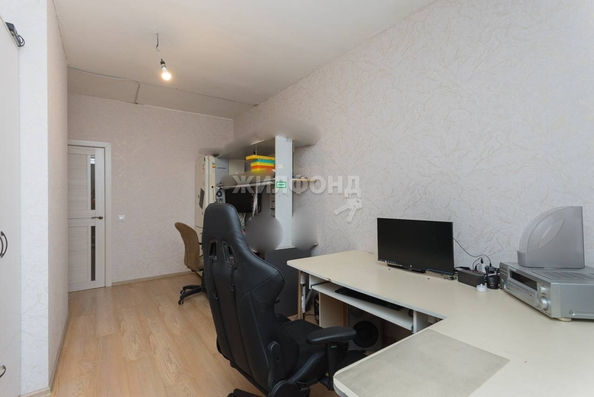 
   Продам 2-комнатную, 50 м², 2-й (4 мкр.) кв-л, 252

. Фото 9.