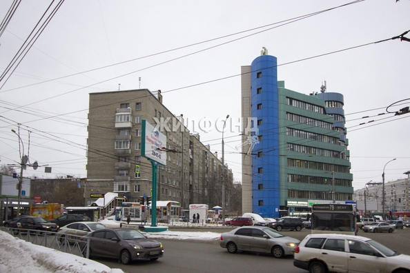 
   Продам 3-комнатную, 58.1 м², Челюскинцев ул, 44

. Фото 22.