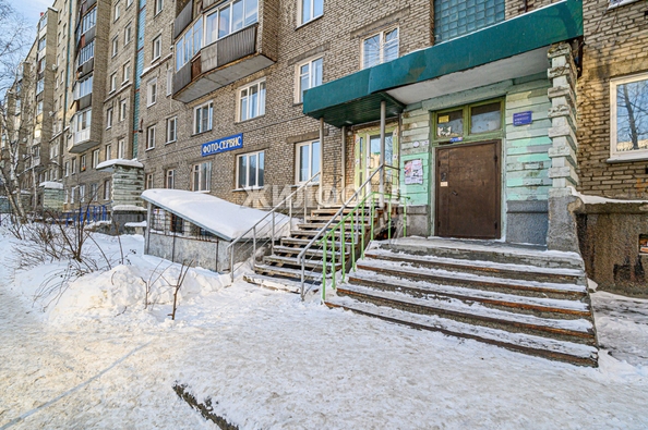 
   Продам 3-комнатную, 58.1 м², Челюскинцев ул, 44

. Фото 23.