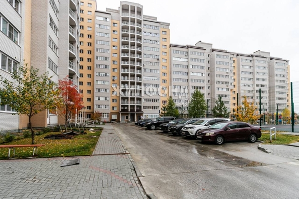 
   Продам 2-комнатную, 40.2 м², 2-й (4 мкр.) кв-л, 232

. Фото 2.