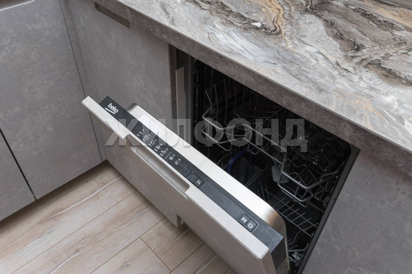 
   Продам 3-комнатную, 82.2 м², 2-й (4 мкр.) кв-л, 230

. Фото 8.