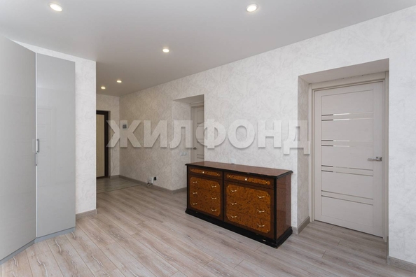 
   Продам 3-комнатную, 82.2 м², 2-й (4 мкр.) кв-л, 230

. Фото 18.