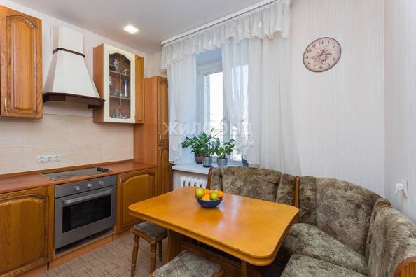 
   Продам 3-комнатную, 100 м², Владимировская ул, 21

. Фото 7.