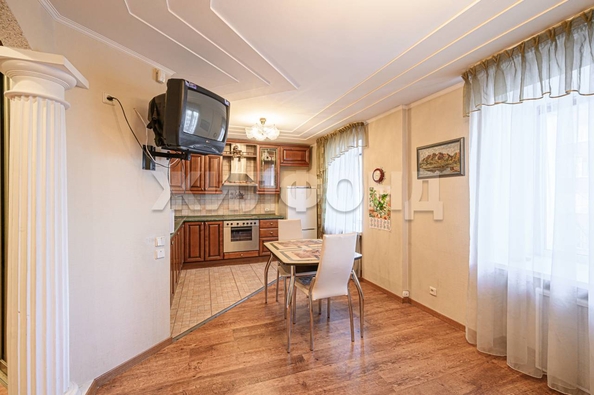 
   Продам 2-комнатную, 72.2 м², Ельцовская ул, 4

. Фото 1.