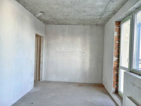 
   Продам 2-комнатную, 58.84 м², Есенина ул, 12/1

. Фото 3.