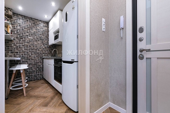 
   Продам 2-комнатную, 47.9 м², Александра Чистякова ул, 8

. Фото 4.