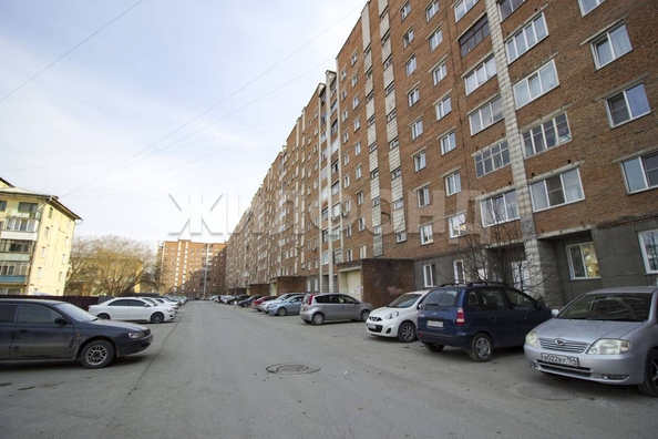 
   Продам 3-комнатную, 64.9 м², Героев Революции ул, 12/1

. Фото 1.