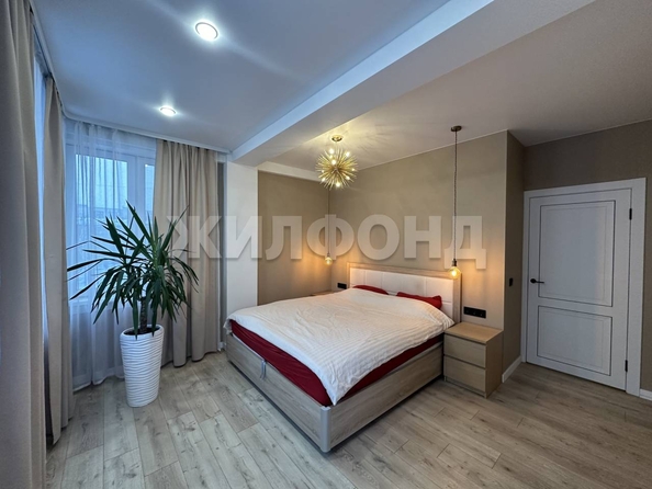 
   Продам 3-комнатную, 83.4 м², Героев Революции ул, 25

. Фото 8.