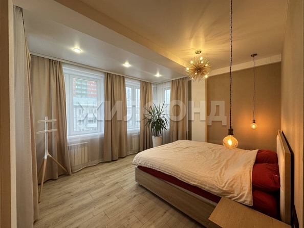 
   Продам 3-комнатную, 83.4 м², Героев Революции ул, 25

. Фото 9.