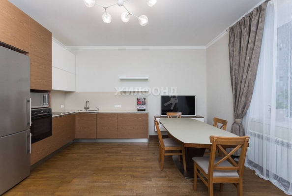 
   Продам 3-комнатную, 72.6 м², 7-й микрорайон, 34

. Фото 3.