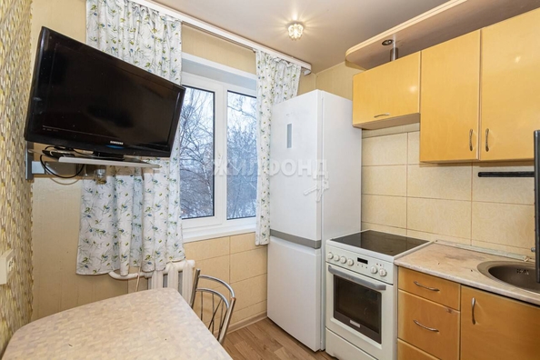 
   Продам 2-комнатную, 47.5 м², Петухова ул, 130

. Фото 14.