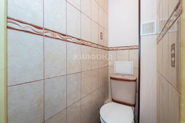 
   Продам 2-комнатную, 47.5 м², Петухова ул, 130

. Фото 17.