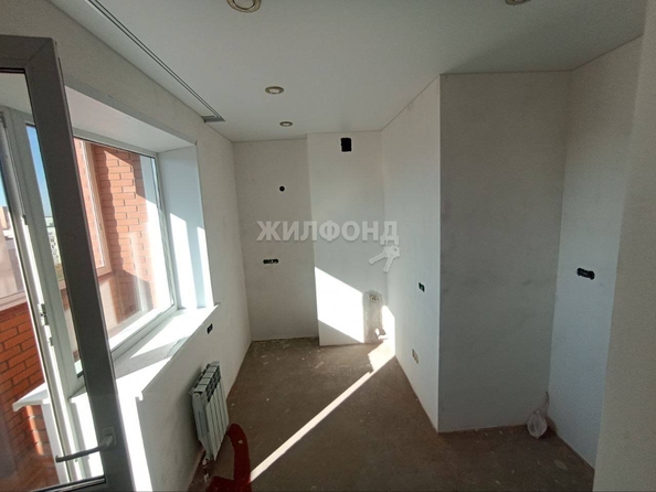 
   Продам 3-комнатную, 74.5 м², Новосибирская ул, 27

. Фото 16.