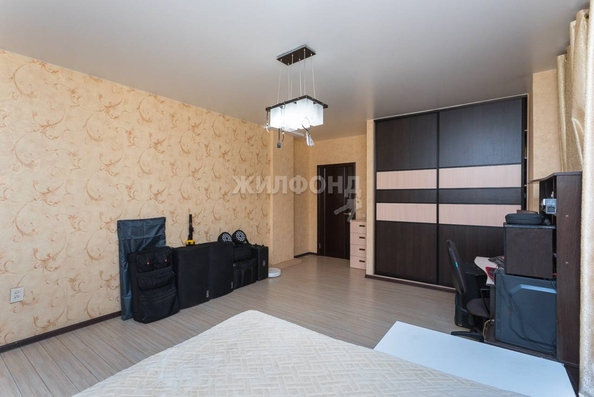 
   Продам 3-комнатную, 72.8 м², Овражная ул, 11

. Фото 13.