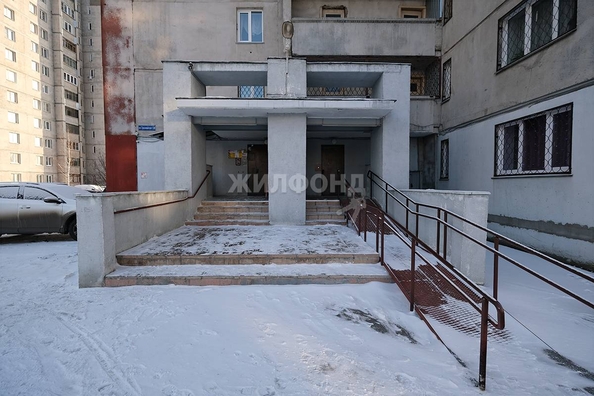 
   Продам 1-комнатную, 38.8 м², Троллейная ул, 138

. Фото 25.