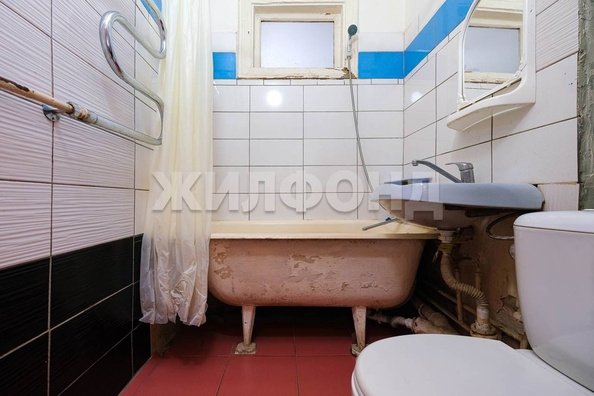 
   Продам 2-комнатную, 43 м², Бориса Богаткова ул, 186

. Фото 2.