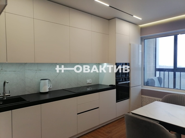 
   Продам 2-комнатную, 59.5 м², Александра Чистякова ул, 22/2

. Фото 3.