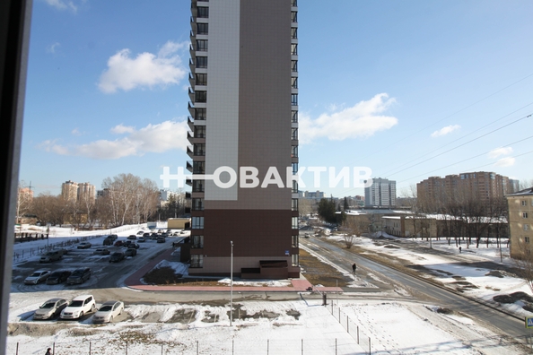 
   Продам 1-комнатную, 41.1 м², Молодежи б-р, 15

. Фото 7.